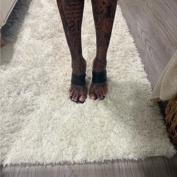 Deltan Women's Kelsea Leather Toe Loop Dress Sandals Black Size 10 M - Picture 12 of 16